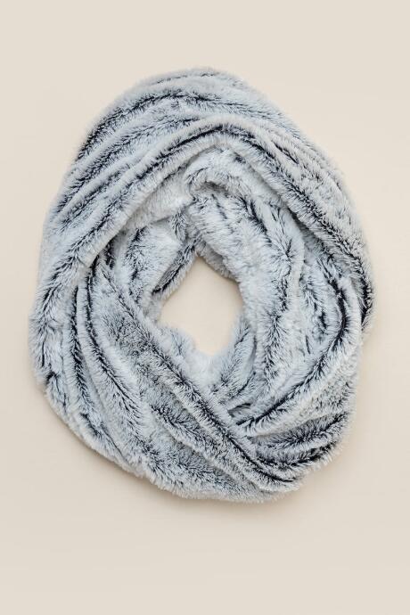 Francesca's Sonia Oblong Scarf - Black