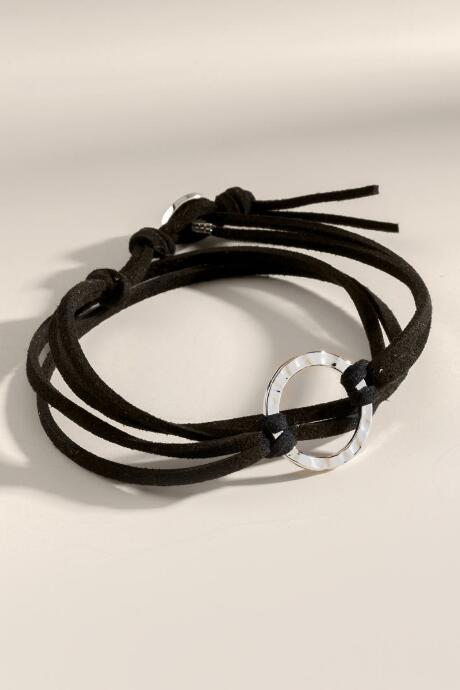 Francesca's Isabella Hammered Circle Wrap Bracelet - Black