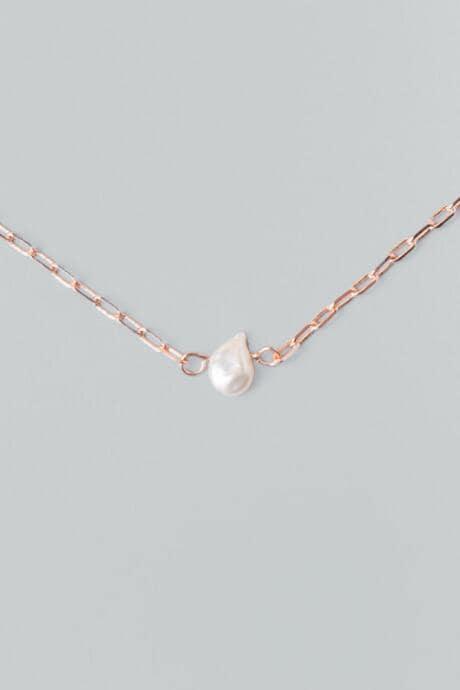 Francesca's Alexia Delicate Pearl Necklace In Rose Gold - Gold