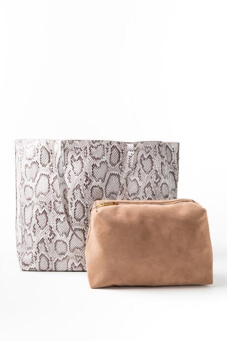 Francesca's Sandy Snake Print Tote - White