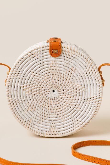 Francesca's Aguna Round Rattan Crossbody In White - White