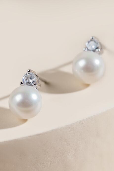 Francesca's Ashlyn Pearl Stud Earrings - Pearl
