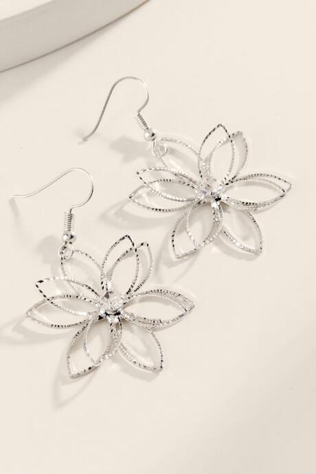 Francesca's Kinsley Metal Floral Earrings - Silver