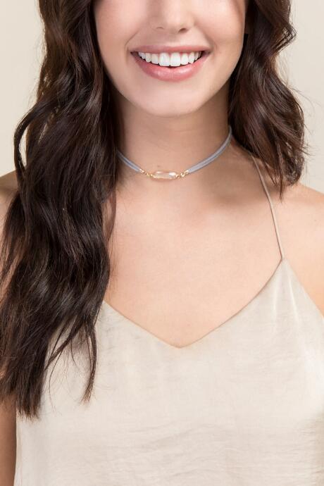 Francesca's Peyton Suede Choker - Gray