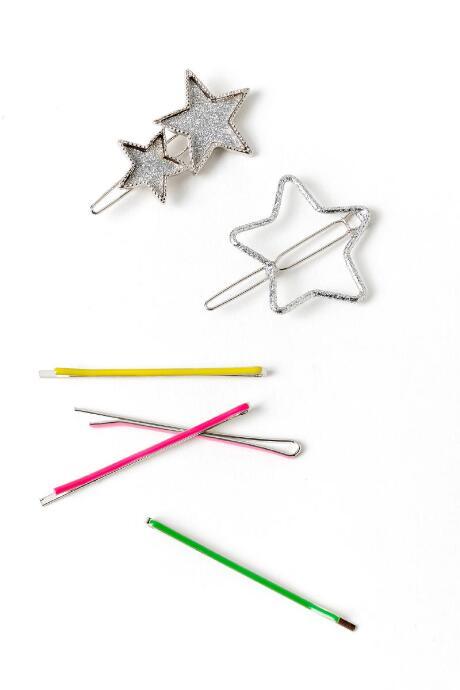 Francesca's Penny Star Bobby Pins - Gold