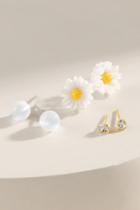 Francesca's Daisy Earring Stud Set - White