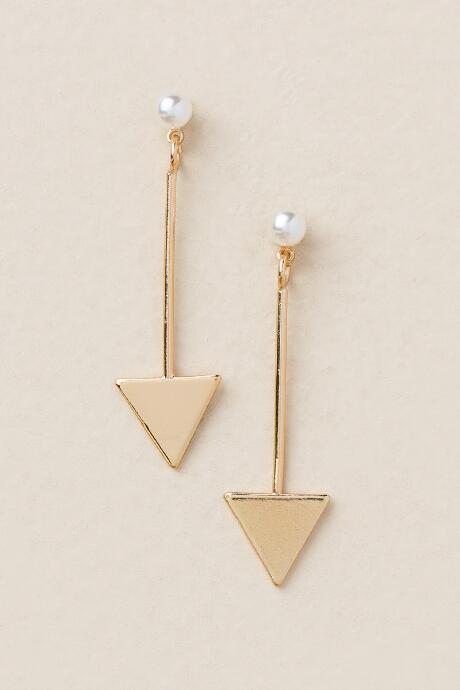 Francesca's Diaz Pearl Arrow Linear Drop Earring - Gold