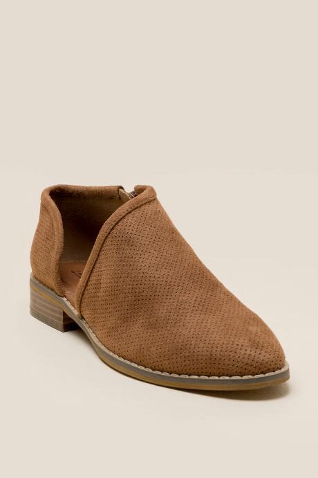 Indigo Rd. Indigo Rd Hansun Low Ankle Boot - Cognac