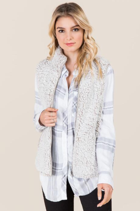 Mi Ami Tyler Allover Wubby Vest - Ivory