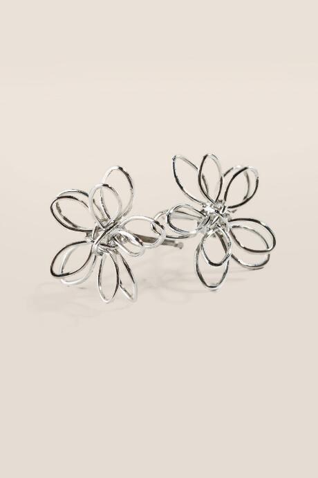 Francesca's Felicia Metal Flower Studs In Silver - Silver