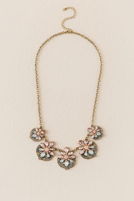 Francesca's Emilee Statement Necklace - Crisp Champagne