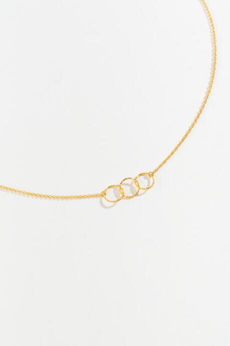 Francesca's Cora Linked Circle Pendant Necklace - Gold