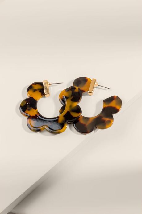 Francesca's Aaliyah Scallop Flower Earrings - Amber