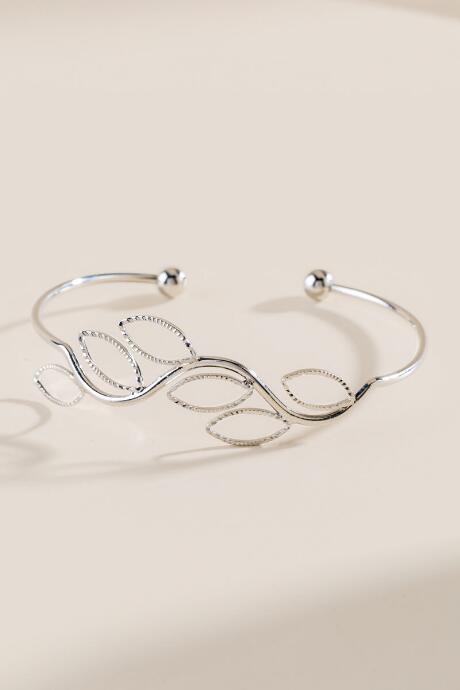 Francesca's Wendy Delicate Leaf Bangle - Silver
