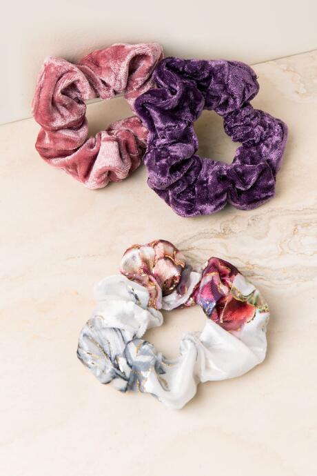 Francesca's Ripa 3 Pack Velvet Scrunchie Hair Ties - Ivory