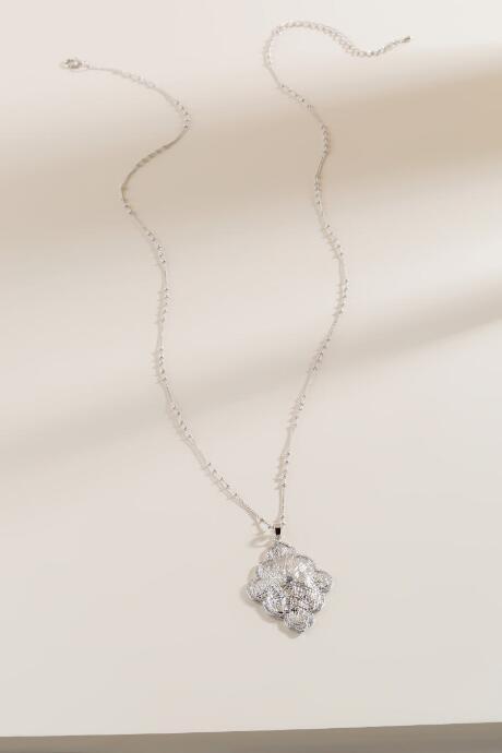 Francesca's Veronica Moroccan Shape Pendant Necklace - Silver