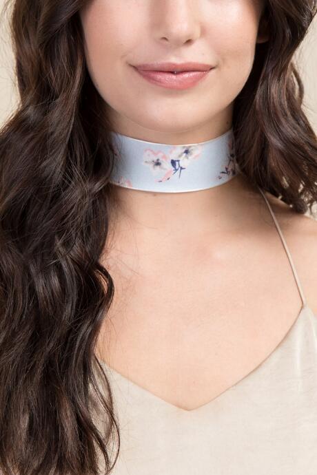Francesca's Poppy Floral Print Choker - Light Blue