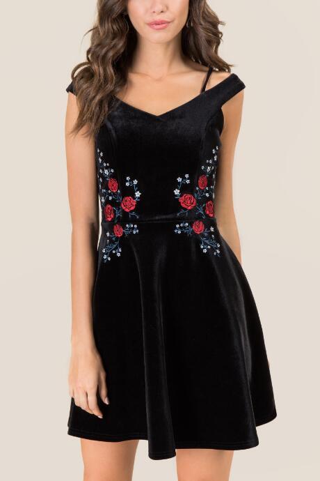Francescas Kyleigh Off Shoulder Velvet A-line Dress - Black