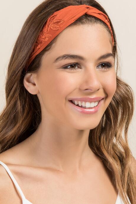 Francesca's Alannah Embroidered Interlock Headwrap - Rust