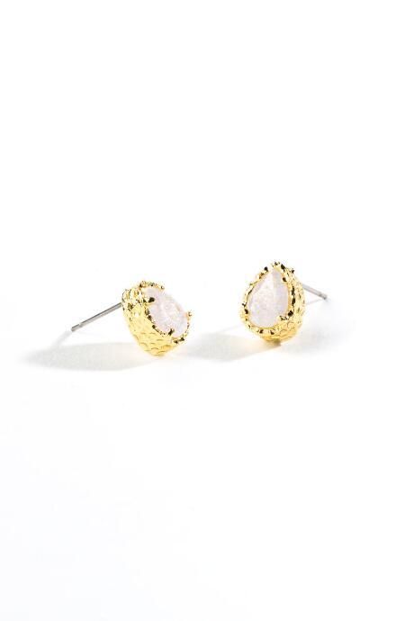 Francesca's Aspen Crackle Teardrop Studs - Crystal