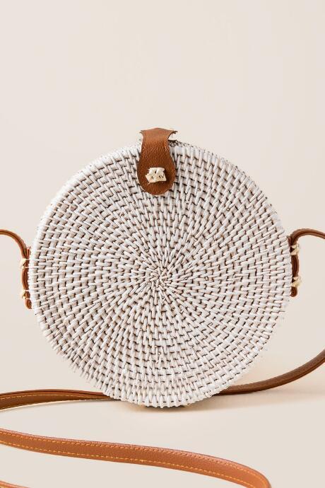 Francescas Jayne Round Rattan Crossbody In White - White