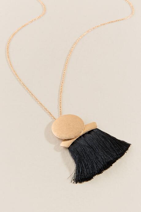 Francesca's Francine Round Metal Tassel Pendant - Black