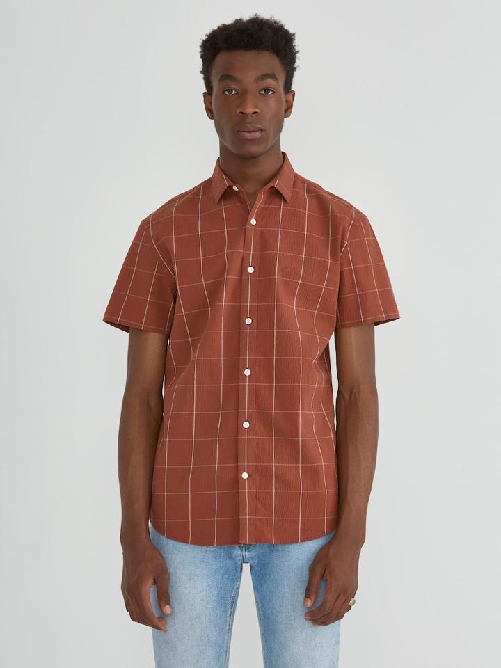 Frank + Oak Short-sleeve Seersucker Windowpane Shirt In Brown