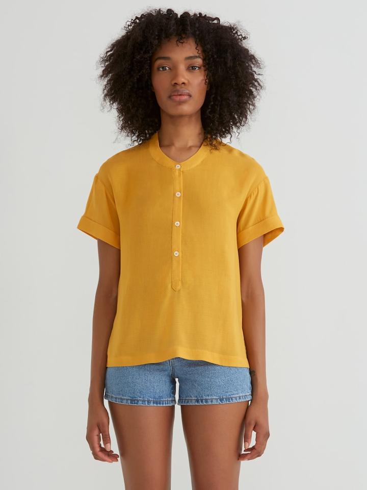 Frank + Oak Boxy Short Sleeve Popover In Honey Gold