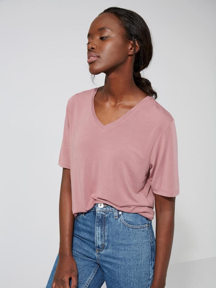 Frank + Oak Fluid V-neck Tee In Washed Rose Taupe
