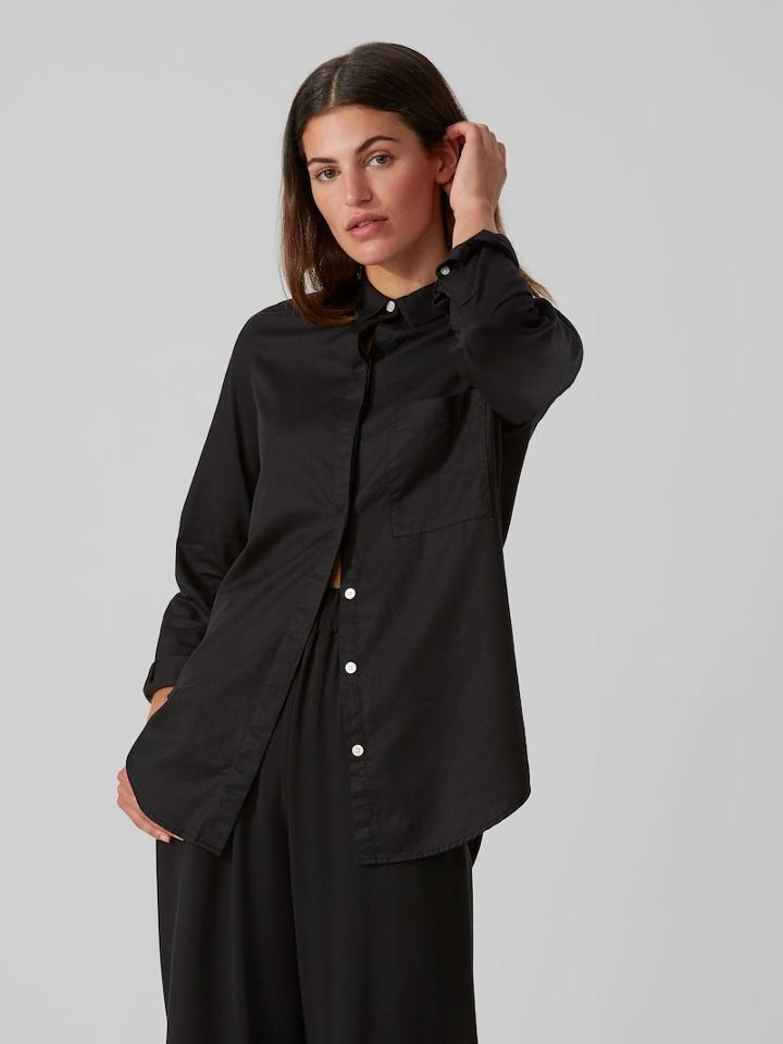 Frank + Oak Cotton-tencel Boyfriend Shirt In True Black