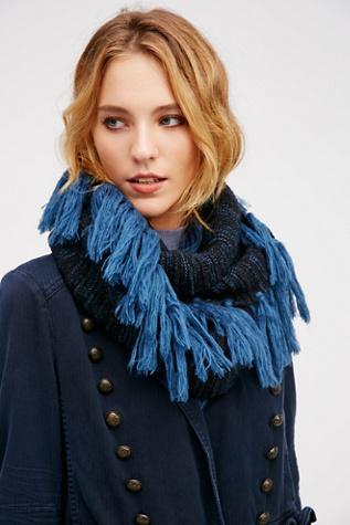 Verloop Womens Tapestry Fringe Loop