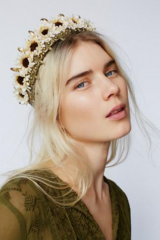 Amaroq Designs Womens Lilah Daisy Crown