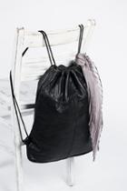 Pelechecoco Womens Phoenix Leather Backpack