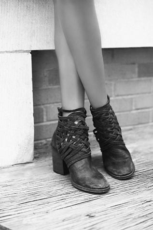 Fp Collection Womens Carrera Heel Boot