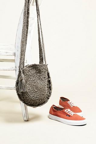 Gracie Roberts Womens Straw Cantine Crossbody