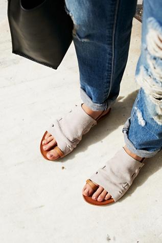 Inuovo Womens Lake House Slip Back Sand