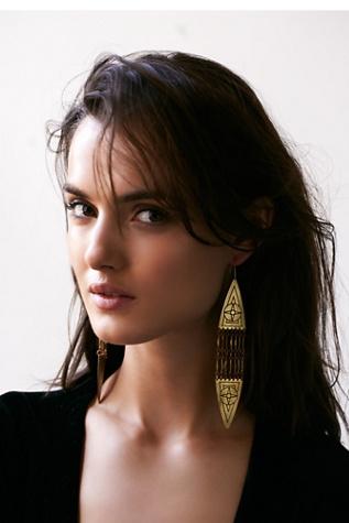 Sanktoleono Jewelry Womens Sylvana Shoulder Dusters