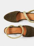 Howsty Caia Flat