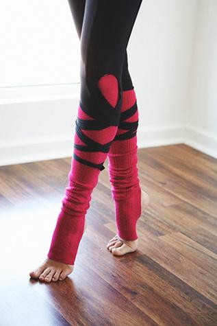 Toesox Womens Turnout Pointelle Legwarmer