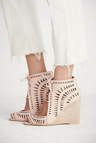 Jeffrey Campbell Womens Serena Wedge