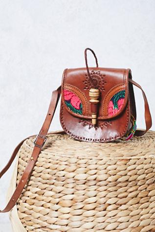 Hiptipico Womens Flora Tooled Saddle Bag