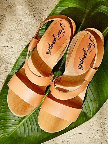 Dune Beach Clog By Fp Collection