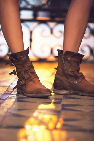 A.s.98. Womens Topanga Buckle Boot