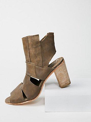 Fp Collection Effie Block Heel