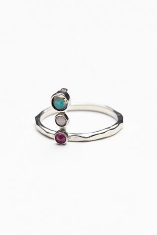 Lili Claspe Womens Pillar Stone Ring