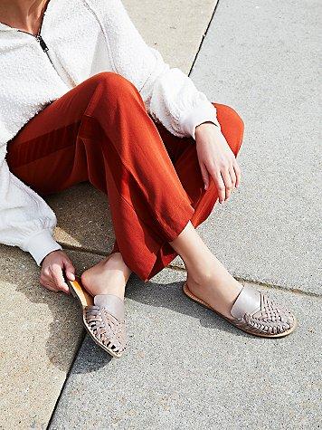 Latigo Hibiscus Flat