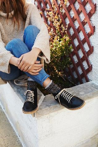 Urge Womens Billie Chukka