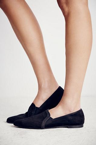 Fp Collection Womens Knox Pointed Toe Flat
