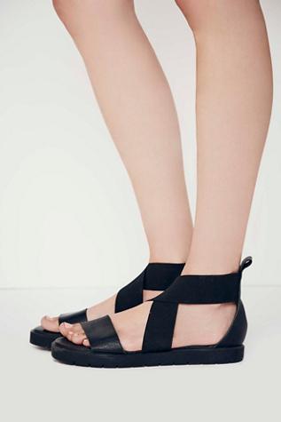 Sixty Seven Womens Chasing Mountains Sport Sandal