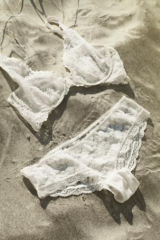 Intimately Womens Lace Plunge